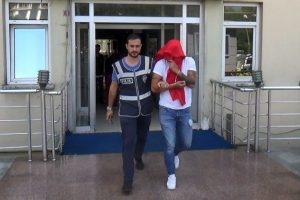 Evli kadınlara fuhuş operasyonu