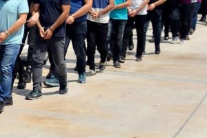 54 İl ve KKTC'de operasyon: 141 astsubay yakalandı