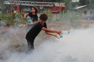 Sosyal medyadan canlı izledikleri yangına yardıma koştular