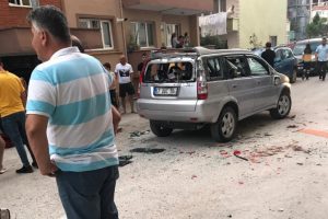 Şok cihazlı, demirli, sopalı meydan kavgası!