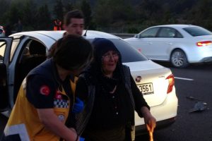 3 otomobil &ccedil;arpıştı: 2 yaralı