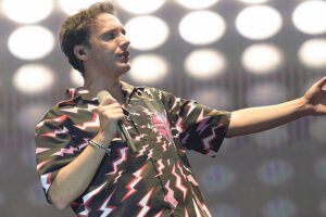 Edis memleketinde konser verdi
