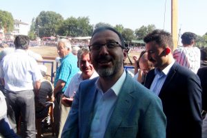 Bakan Kasapoğlu Boğa g&uuml;reşlerine katıldı