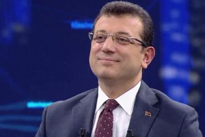 İmamoğlu'ndan "Biz tatil yapmadık" afişiyle tepki &ccedil;eken belediye başkanına destek