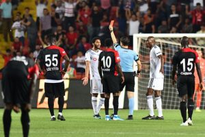 Arsenal'da Elneny şoku!