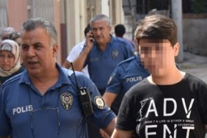 Annesiyle tartışan babasını &ouml;ld&uuml;ren liseli tutuklandı