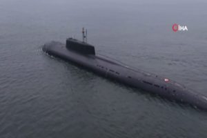 Rusya, denizaltı ile 350 kilometre mesafedeki hedefi vurdu