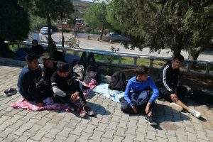 &Ccedil;anakkale'de 45 m&uuml;lteci yakalandı