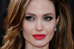 Angelina Jolie'nin uykuları oğlu yüzünden kaçıyor