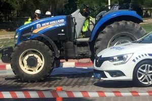 &Uuml;niversite kamp&uuml;s&uuml;nde sulama yapan trakt&ouml;r&uuml;n altında can verdi
