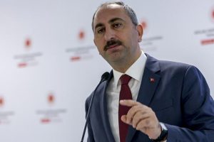 Bakan G&uuml;l: T&uuml;rk yargısının talimat aldığı tek yer hukuktur