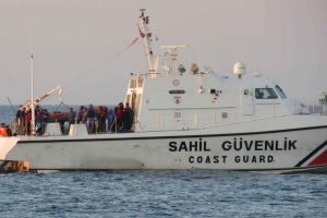 &Ccedil;anakkale'de 118 ka&ccedil;ak g&ouml;&ccedil;men yakalandı