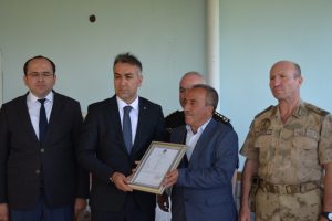 Bitlis'te şehit ailesine 'Devlet &Ouml;v&uuml;n&ccedil; Madalyası' verildi