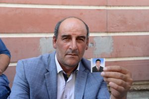 HDP &ouml;n&uuml;ndeki eylemde 15'inci g&uuml;n; aile sayısı 36 oldu