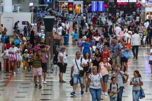 Antalya'da turist sayısı 12 milyonu ge&ccedil;ti