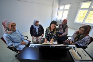 Bursa'da köylü kadınların piyano heyecanı