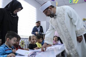 Erbaş: &Ccedil;ocukların eğitim alma hakkını engellemenin hi&ccedil;bir mazereti olamaz
