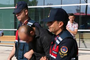 &Ccedil;alıştığı &ccedil;eyizciden &ccedil;aldığı eşyalarla yakalandı