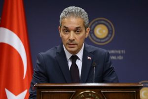 Hentbol ma&ccedil;ındaki bayrak krizine tepki
