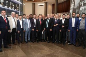Nihat &Ouml;zdemir'e 2. ve 3. Lig kul&uuml;plerinden ziyaret