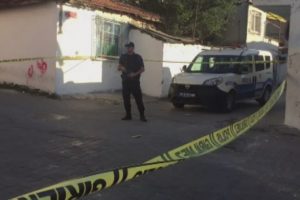 İstanbul'da motosikletli ve silahlı 2 saldırgan dehşet sa&ccedil;tı
