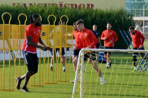 Kayserispor, Denizlispor ma&ccedil;ı hazırlıklarını s&uuml;rd&uuml;rd&uuml;