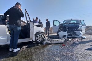 Van'da otomobiller &ccedil;arpıştı: 2'si ağır 5 yaralı