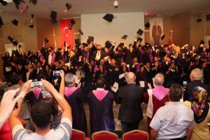 Hacettepe ASO 1. OSB Meslek Y&uuml;ksekokulu'nda mezuniyet sevinci