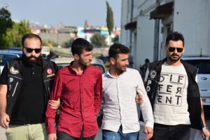 Diz&uuml;st&uuml; bilgisayar i&ccedil;inde uyuşturucu bulundu