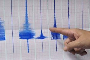 Endonezya'da 5,6 b&uuml;y&uuml;kl&uuml;ğ&uuml;nde&nbsp;deprem