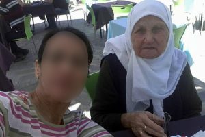 91 yaşındaki kadını k&uuml;meste gasp etti!
