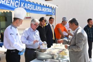 Bursa'da &ouml;ğrencilere 'Hoş geldin' aşuresi