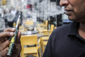 Hindistan'da elektronik sigara yasaklandı