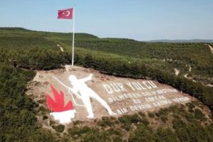 'Dur Yolcu' anıtı yenilendi