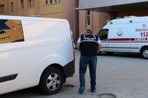 Alacaklısına sinirlenip kendi bacağına sıktı