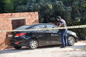 Emekli astsubay otomobilinde &ouml;l&uuml; bulundu