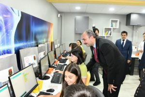 Bakan G&uuml;l, Bilim Sınıfının a&ccedil;ılışını yaptı