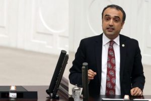 AK Parti'de istifalar s&uuml;r&uuml;yor!