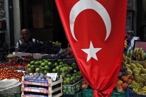 163 d&uuml;zensiz g&ouml;&ccedil;men yakalandı