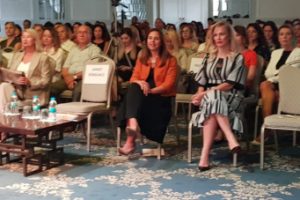 Bursa'da "G&uuml;c&uuml;m&uuml;z Eşitliğimiz" zirvesinde kadın istihdamı konusunda &ouml;rnek uygulamalar konuşuldu