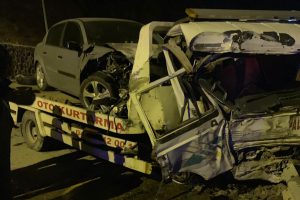 Hurdaya d&ouml;nen ara&ccedil;tan sağ &ccedil;ıktılar