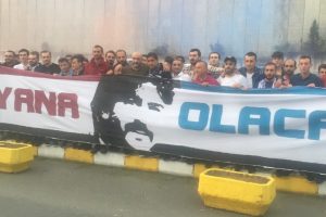 Trabzonspor yurda d&ouml;nd&uuml;, &Uuml;nal Karaman'a destek