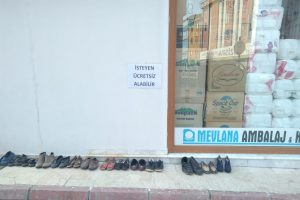 Bursa'da 'Askıda ayakkabı' görenleri şaşırttı