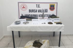 Bursa'da jandarma ekiplerinden uyuşturucu baskını