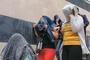 'Mobil T&uuml;rkan' enselendi! "L&uuml;ks otomobilleri denemek ister misiniz?"