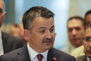 "S&uuml;tte ekstra zam yapma konusunda kararlıyız"