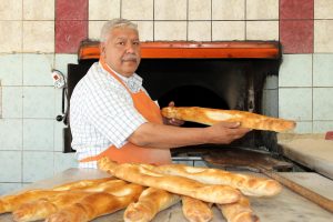 42 yıllık fırıncı yılın ahisi se&ccedil;ildi
