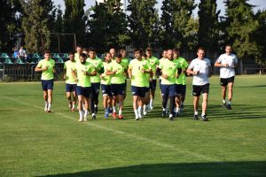 Akhisarspor eski oyuncularına rakip