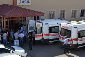 Okulda zehirlenme ş&uuml;phesi: 27 &ouml;ğrenci tedavi altına alındı