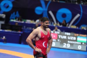Taha Akg&uuml;l finale y&uuml;kseldi